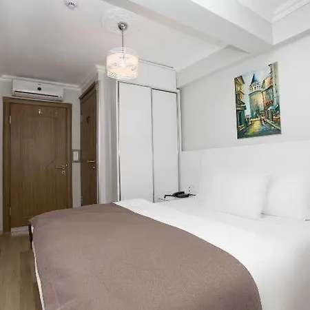 Lavanta Hotell 3*