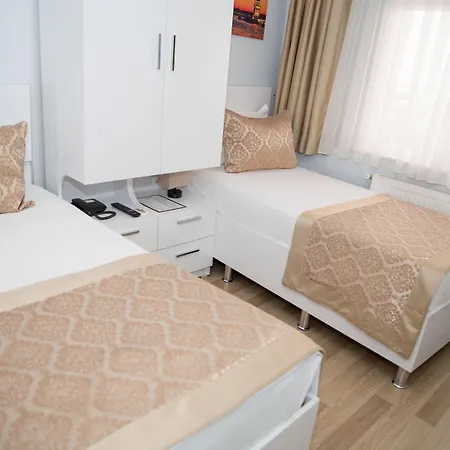 Lavanta Hotell 3*